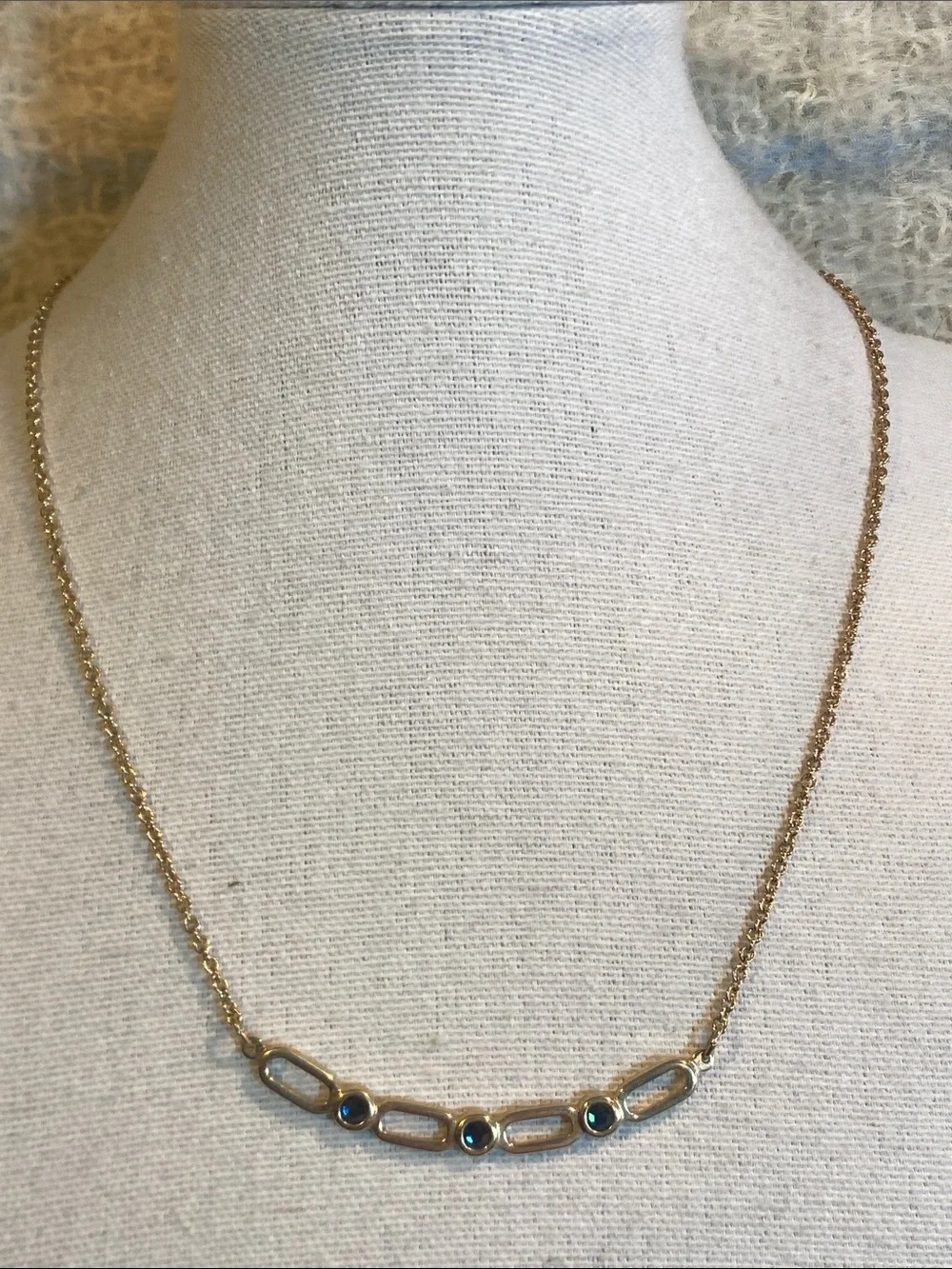 Vintage Avon Gold Tone Blue Crystal Bar Necklace 17” Minimalist - Picture 1 of 4